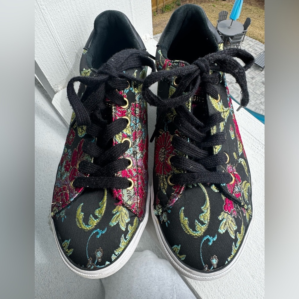Guess Black Sneakers with Floral brocade Asian inspired Accents 8 - Picture 2 of 12